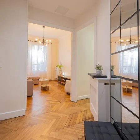 Grand 2p 52m2 Centre Nice-gare 3min-clim-6 Pers-plage 8min * Nice