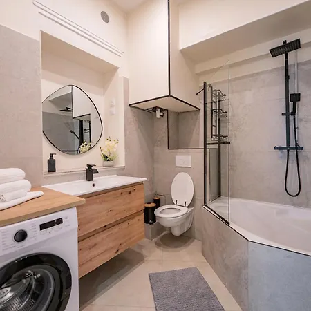 Grand 2p 52m2 Centre Nice-gare 3min-clim-6 Pers-plage 8min *