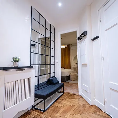 Grand 2p 52m2 Centre Nice-gare 3min-clim-6 Pers-plage 8min דירה